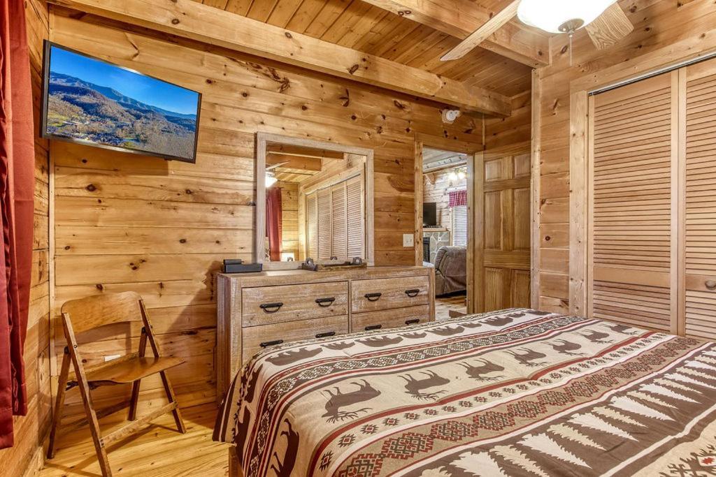 Bucky'S Bungalow, Hot Tub, 1089 Of Free Attraction Tickets For Each Paid Day, Dollywood And More! Gatlinburg Zewnętrze zdjęcie